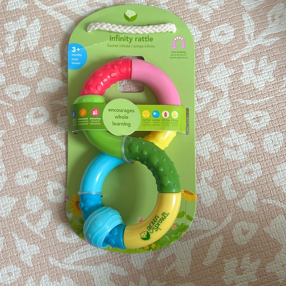 Green Sprouts Infinity Rattle